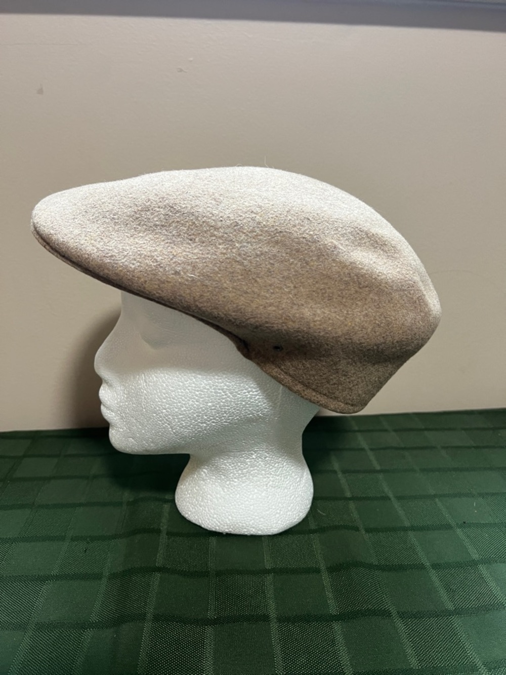 Brooks  100% Wool
Camel Tan Cap Hat Size 7 3/8
Newsboy Cabbie. Made in England